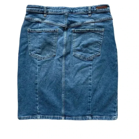 Women's Anthropologie Pilcro Denim Blue Skirt Knee Length Mini OB842973 Size 10 - Picture 2 of 7